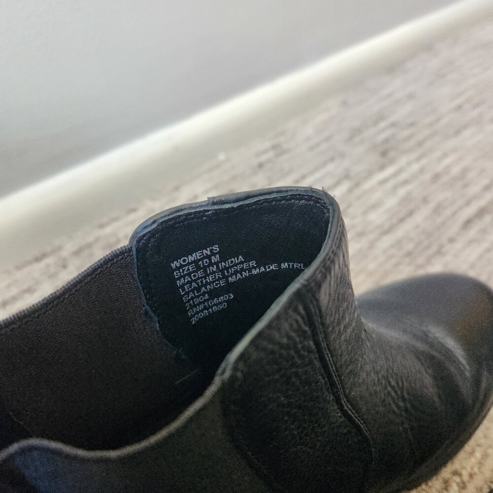Black Duluth Chelsea Boots - Picture 5 of 7